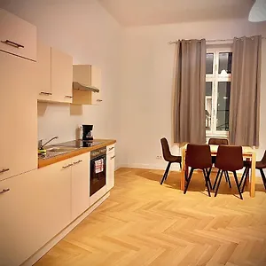  Apartment Wiedner